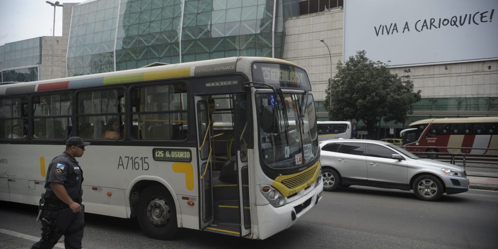 Rodoviários do Rio mantêm estado de greve e aguardam nova proposta das empresas nesta quarta