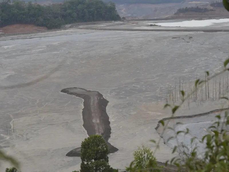 Relatório da ANA aponta 213 barragens em situação crítica no Brasil; mineração lidera riscos