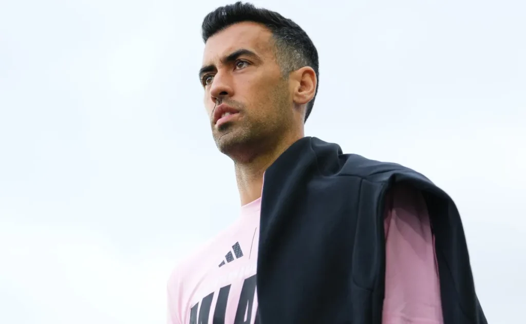 Sergio Busquets negocia retorno ao Barcelona para iniciar carreira de técnico nas categorias de base