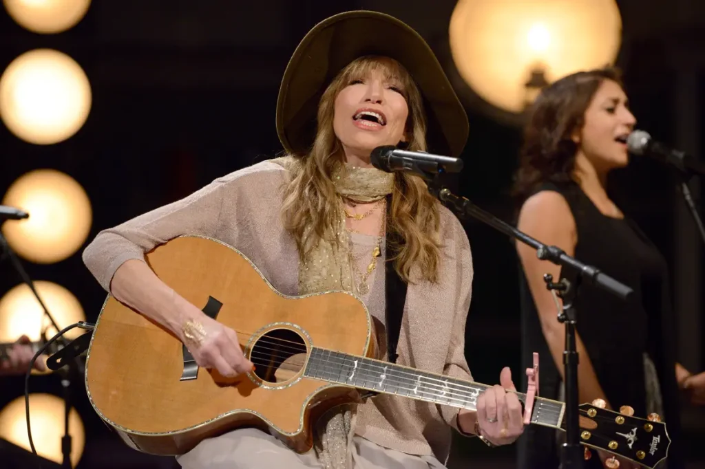 Carly Simon, cantora de Youre So Vain, revela diagnóstico de Parkinson aos 83 anos