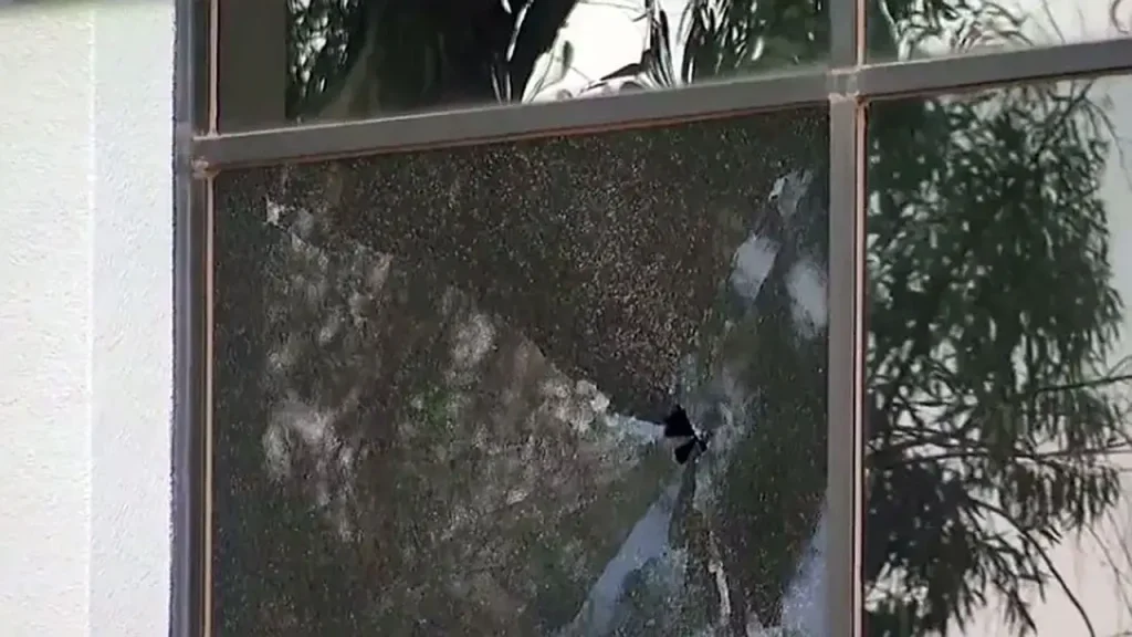 FBI investiga tiros contra prédio do ICE em Phoenix; ninguém ficou ferido