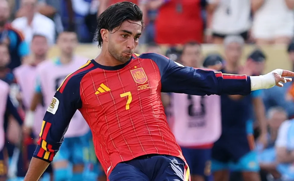 Ferran Torres desperta interesse de PSG e Liverpool após gol decisivo na Copa, mas futuro segue incerto