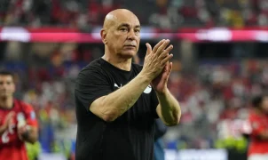 Egypt national team manager waves Palestinian flag after World Cup win over Australia