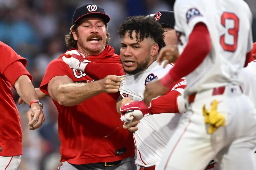 Cavalli se desculpa por sit down, boy após confusão com Contreras; MLB suspende ambos por 7 jogos