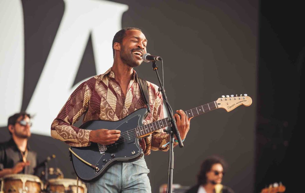 Jalen Ngonda revela influência do Arctic Monkeys em seu som: Foi muito marcante nas músicas que eu escrevia