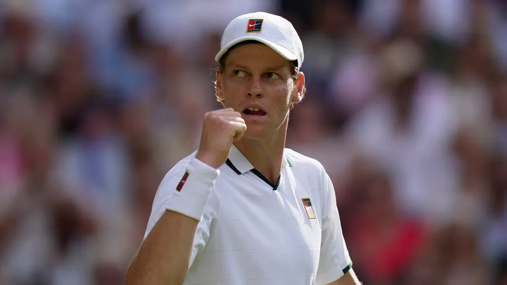 Jannik Sinner vence Novak Djokovic em sets diretos e vai à final de Wimbledon