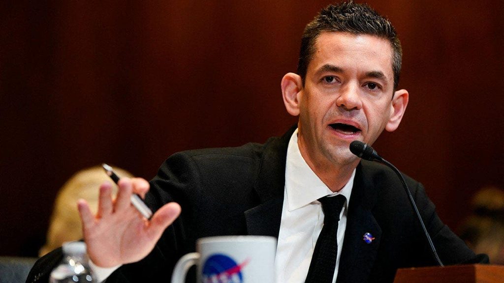 Chefe da NASA confirma que agência registrou imagens de objetos não identificados; amostras de Marte podem indicar vida microbiana