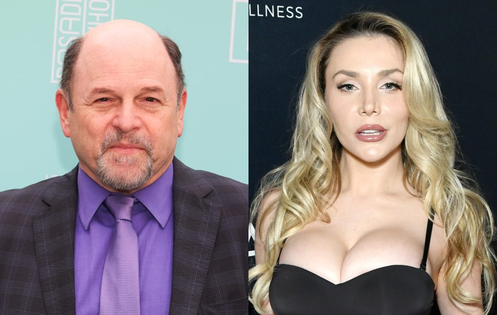 Jason Alexander pede desculpas a Courtney Stodden por esquetes sexualizadas gravadas quando ela era menor