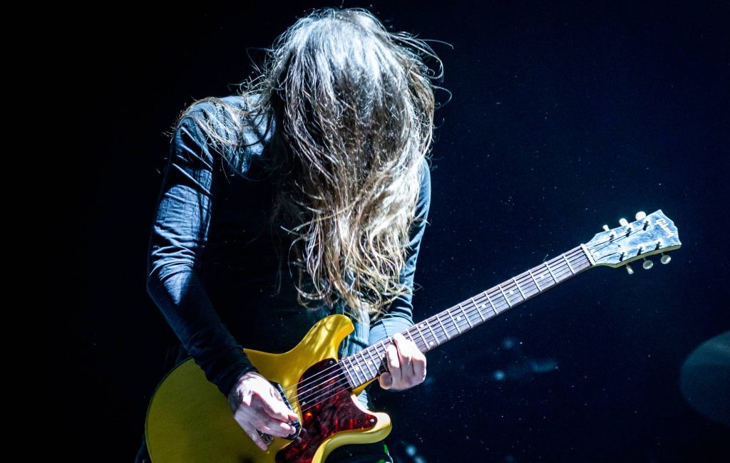 Uncle Acid acusa Gorillaz de birra e de forçar corte de show no Roskilde Festival