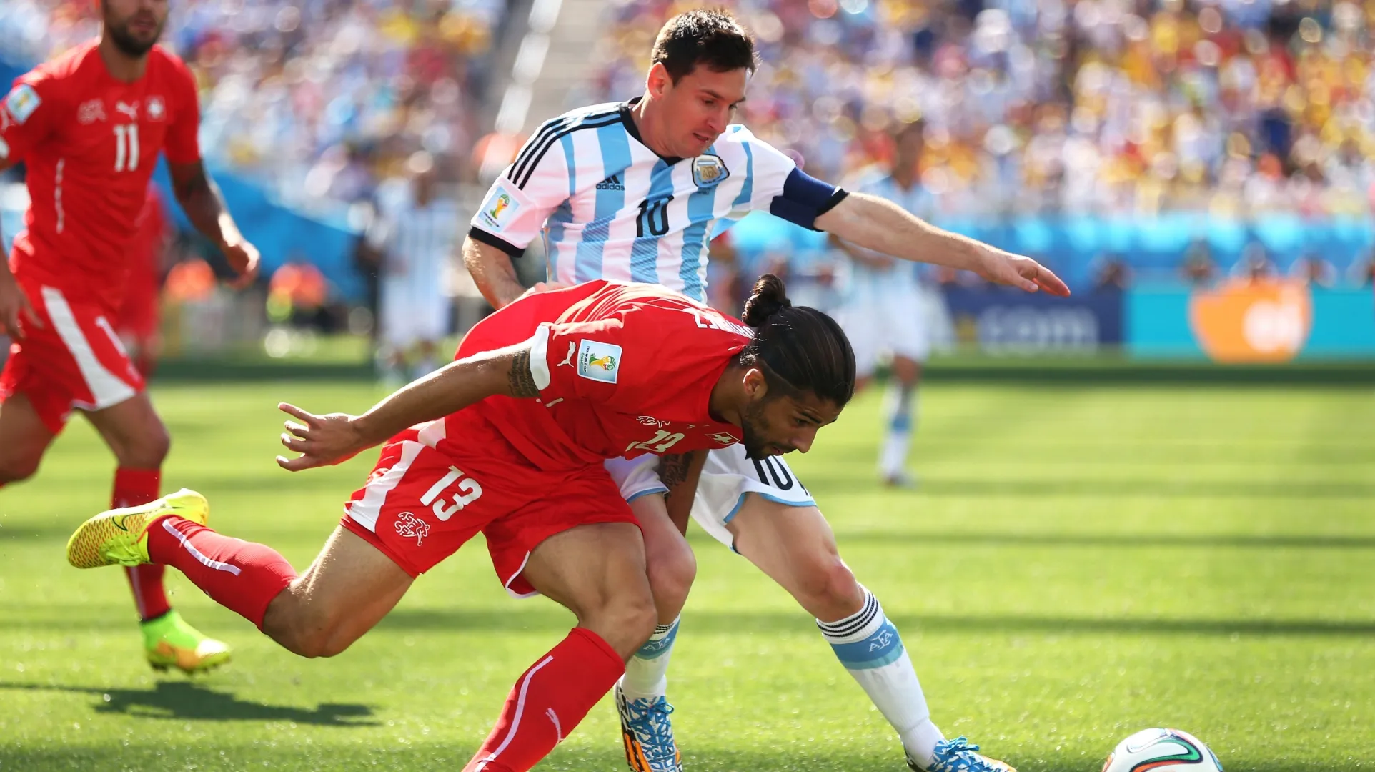 Lionel Messi e Ricardo Rodriguez se encontrarão novamente em um jogo entre Argentina e Suíça depois de 2014.