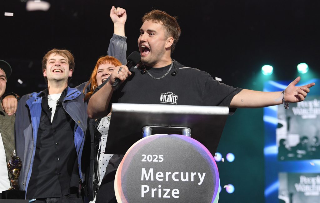 Paul McCartney, JADE e Nia Archives estão entre os indicados ao Mercury Prize 2026; fãs reagem à lista