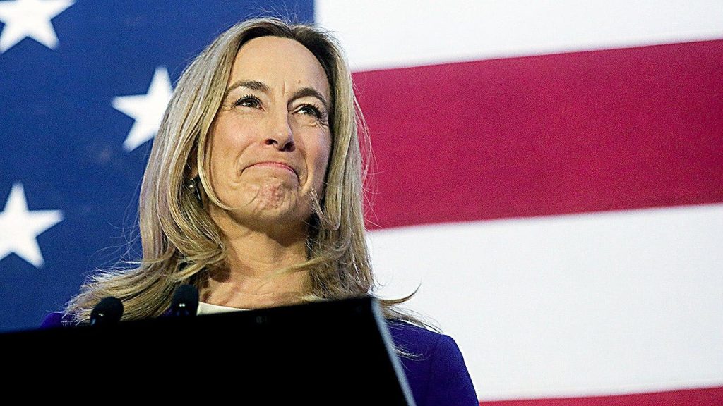Governadora de Nova Jersey se recusa a baixar bandeiras em homenagem a Lindsey Graham e gera polêmica