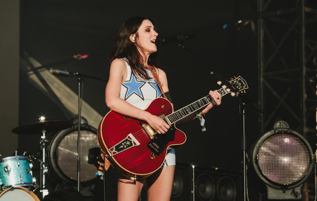 Wolf Alice lança faixa inédita Gospel Oak e divulga horários de show no Finsbury Park