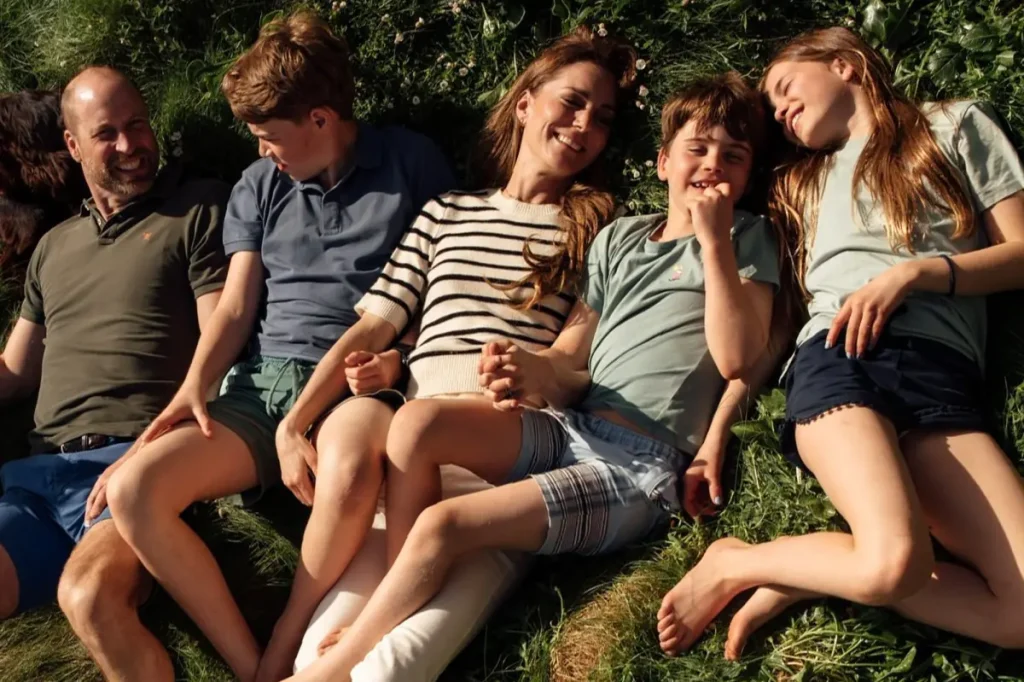 Príncipe William e Kate Middleton compartilham registros de verão com os filhos e ações de caridade