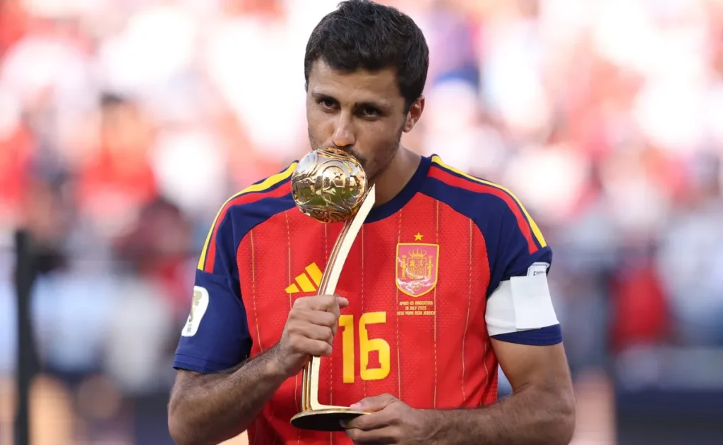 MVP da Copa de 2026, Rodri Hernández se aproxima do Real Madrid após mudança de postura de Florentino Pérez
