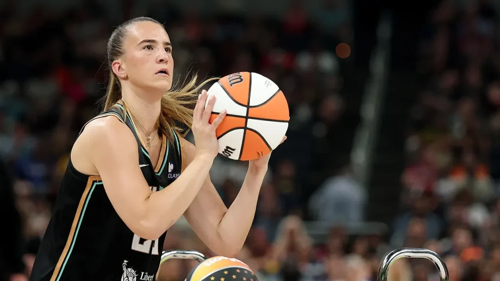 Sabrina Ionescu nega ter recusado convite para o concurso de 3 pontos da WNBA: Nunca fui convidada