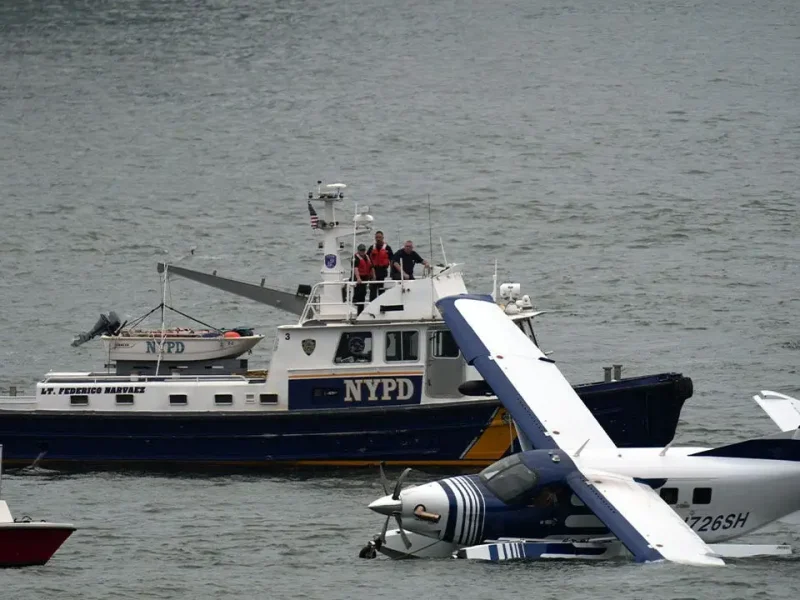 Video shows seaplane after hard landing in New York City's East River
