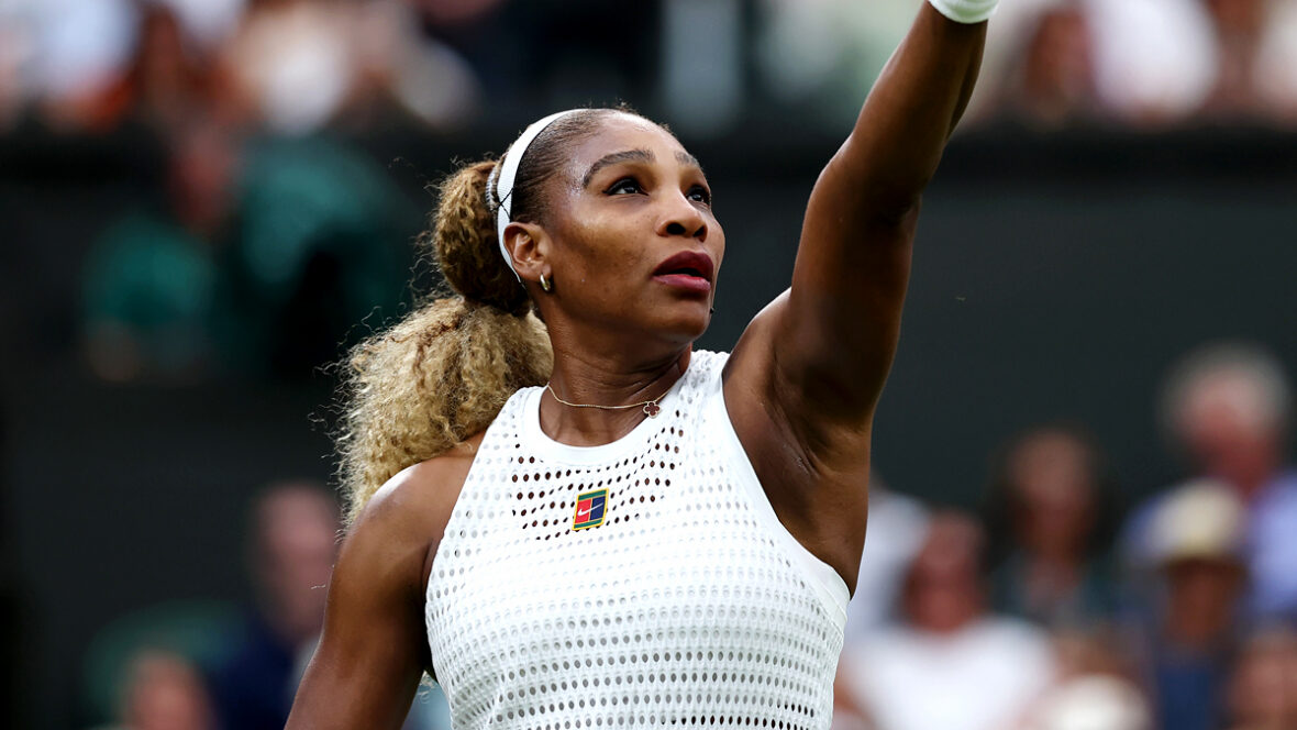 serena-williams-retira-se-de-wimbledon Serena Williams jogando em Wimbledon em 2026