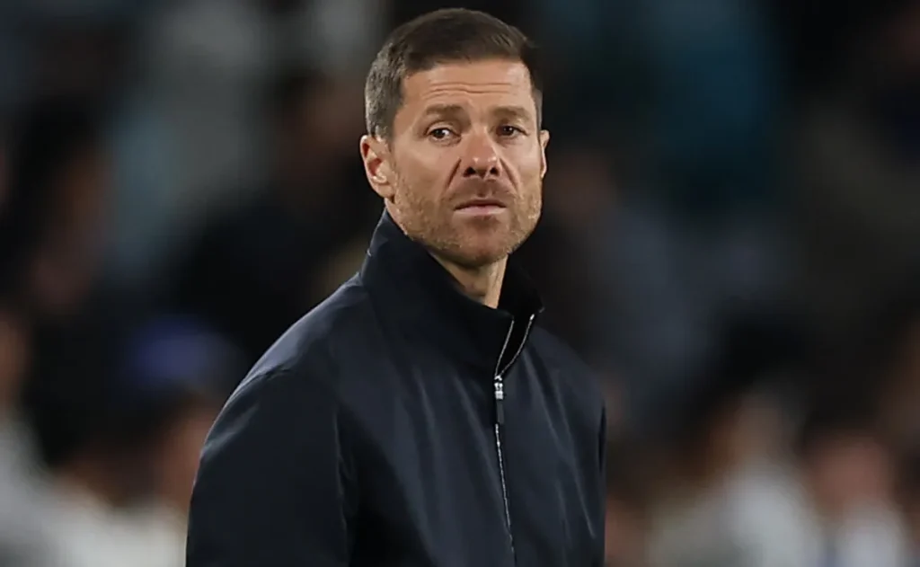 Xabi Alonso cobra evolução coletiva após vitória suada do Chelsea em amistoso