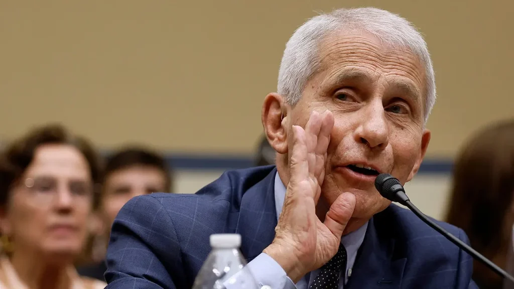 Após depoimento de Fauci, colunista defende criação de museu sobre lockdowns da covid em Washington