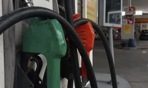 Aumento do etanol na gasolina para 32% deve reduzir preço em R$ 0,03, afirma ministro