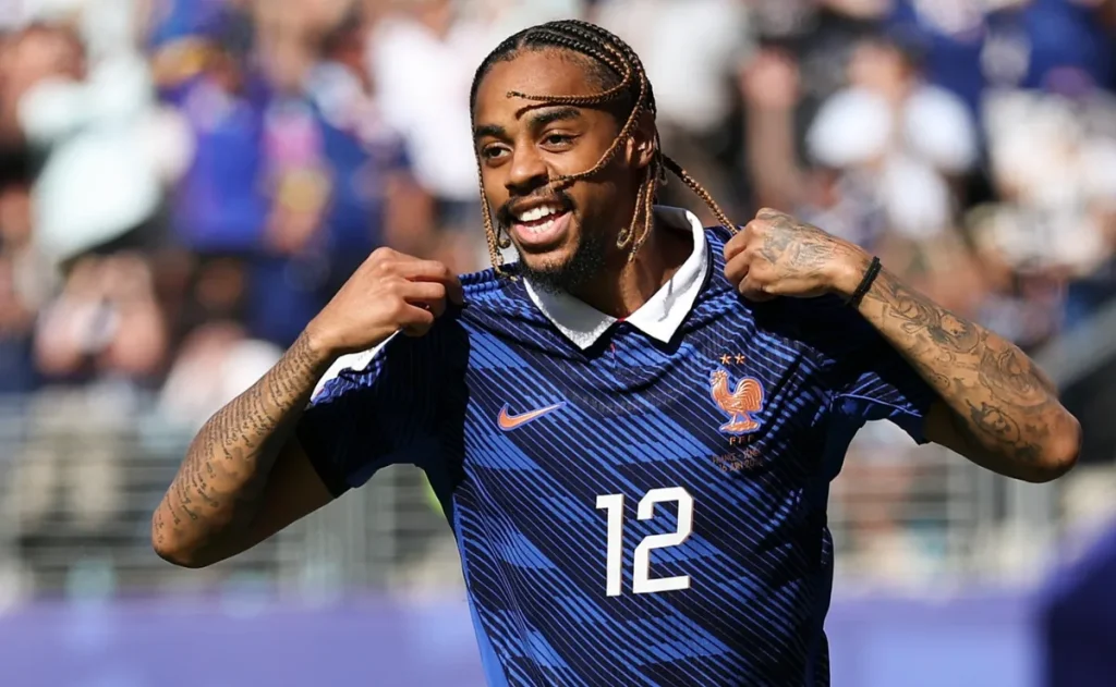 Liverpool e Arsenal miram Bradley Barcola, do PSG, em negociação que pode superar € 120 milhões