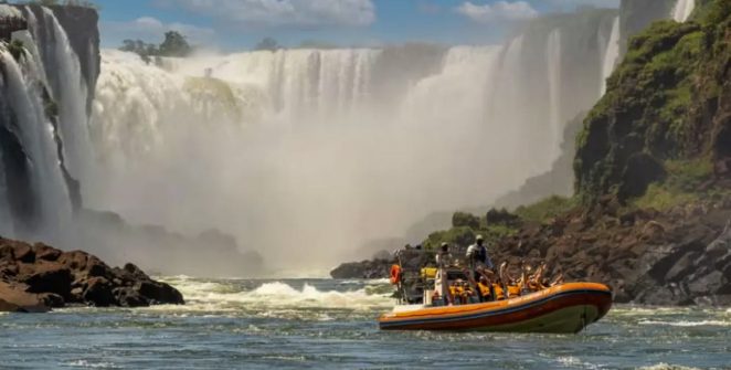 Turista holandês de 26 anos morre após barco virar em passeio nas Cataratas do Iguaçu