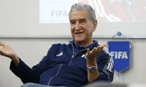 Parreira tem melhora global e pode deixar UTI até o fim de semana, diz boletim