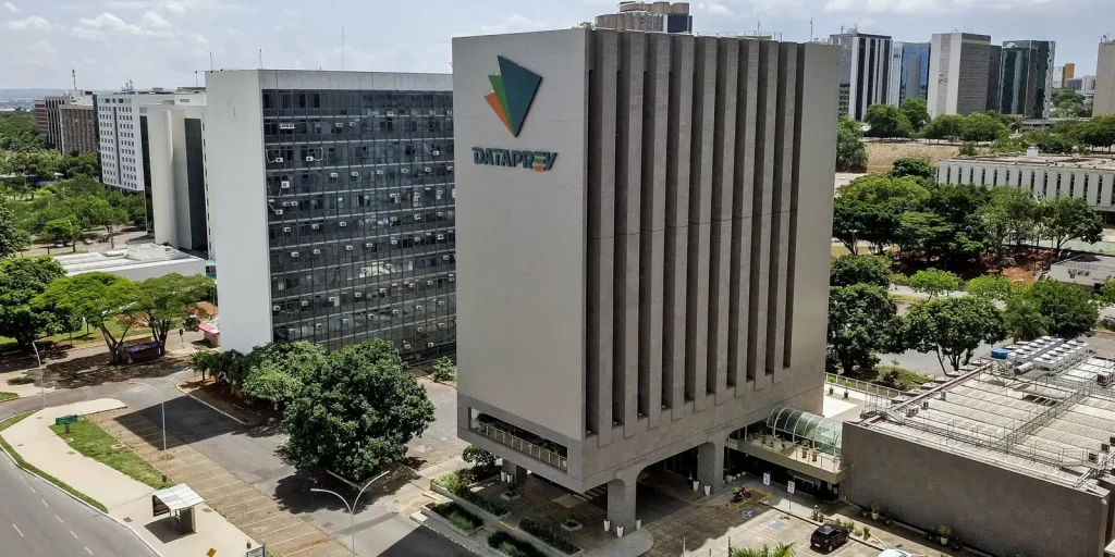 Dataprev abre concurso com 212 vagas e salários de até R$ 10,6 mil