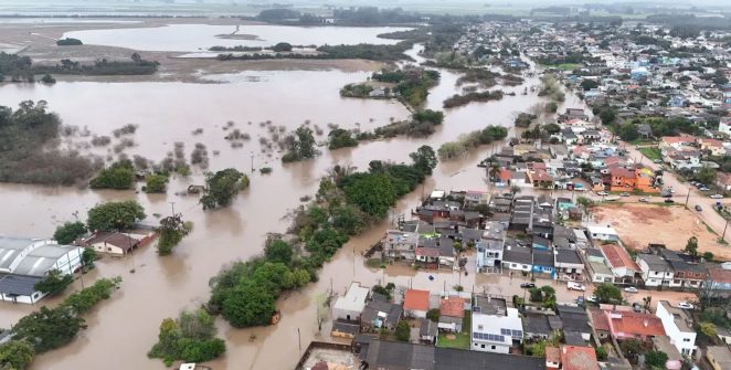 Defesa Civil emite alerta vermelho de tempestade no RS; risco de inundação é grande em três cidades