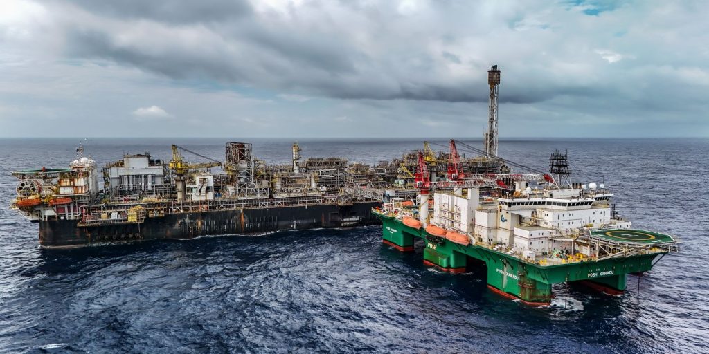 Governo mantém imposto de 12% sobre exportação de petróleo por mais 60 dias