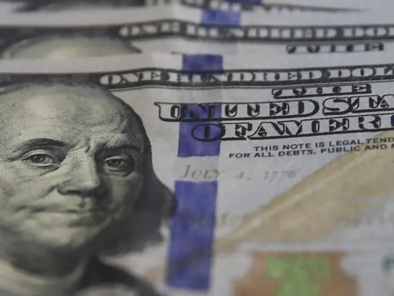 Dólar cai a R$ 5,07 e Ibovespa sobe com inflação americana abaixo do esperado