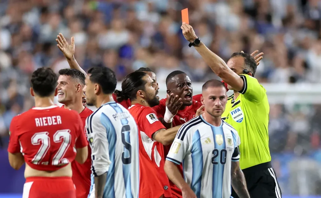 FIFA rebate IFAB e defende expulsão de Embolo na Copa de 2026