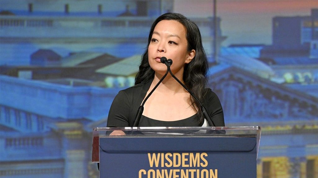 Pré-candidata democrata na Wisconsin esquiva de perguntas sobre abolir a polícia durante debate