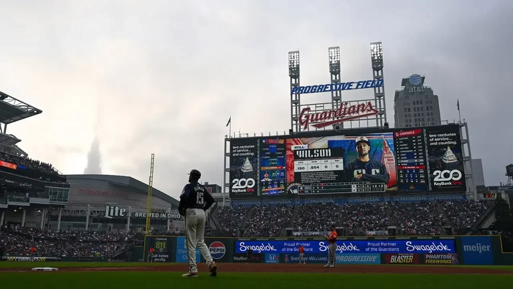 Fumaça de incêndios florestais no Canadá afeta jogos da MLB e MLS; partidas são adiadas ou têm telhados fechados