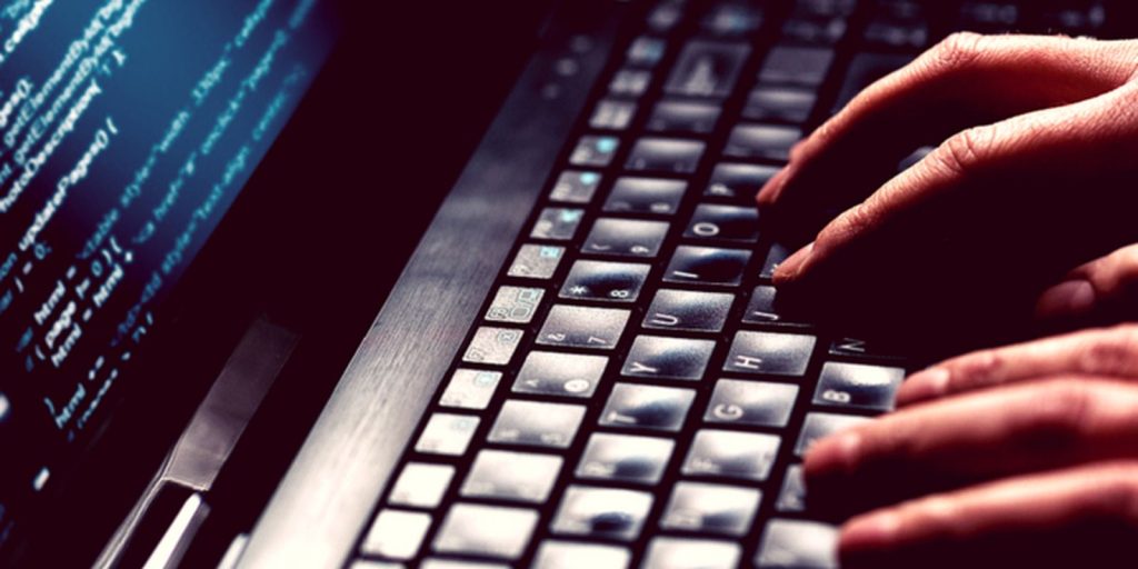 Estudo revela 544 anúncios falsos sobre o Desenrola Brasil em redes sociais em dois meses e meio