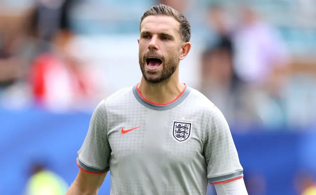 Chelsea muda estratégia com Xabi Alonso e mira experientes como Henderson, Welbeck e Garcia