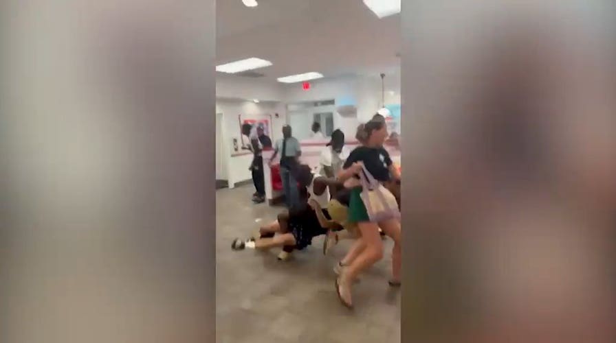 Brawl erupts inside Arizona In-n-Out burger