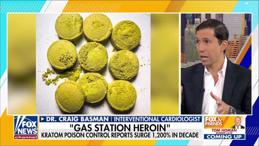 Pais são presos na Flórida após criança de 2 anos morrer por ingestão de kratom, diz polícia