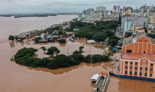 Guaíba fica a 6 centímetros da cota de alerta e Defesa Civil emite aviso laranja em Porto Alegre