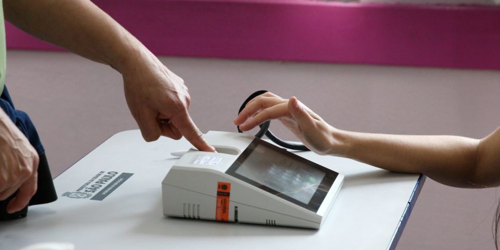 Biometria estará disponível em todas as seções eleitorais, mas cadastro não é obrigatório para votar