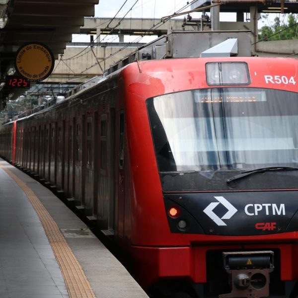 Após caos e incêndio, CPTM retoma operação de três linhas de trem em SP por até 90 dias