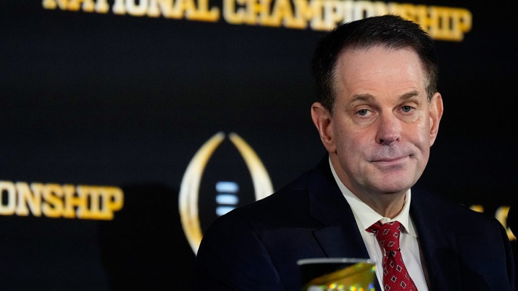 Curt Cignetti critica SEC e cultura de desculpas no futebol universitário: nós não choramos