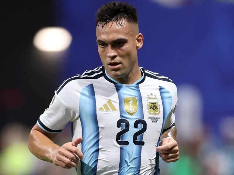 Por que Lautaro Martinez não é titular da Argentina contra a Inglaterra na Copa do Mundo de 2026?