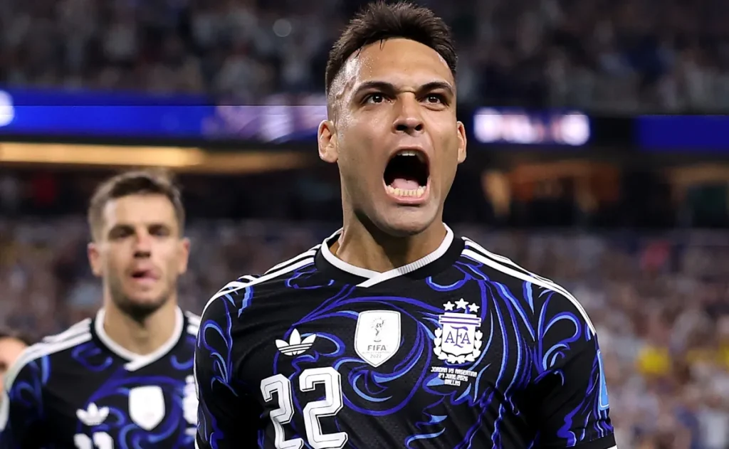 Lautaro Martínez fica no banco na final da Copa de 2026; Scaloni aposta em Julián Álvarez contra a Espanha