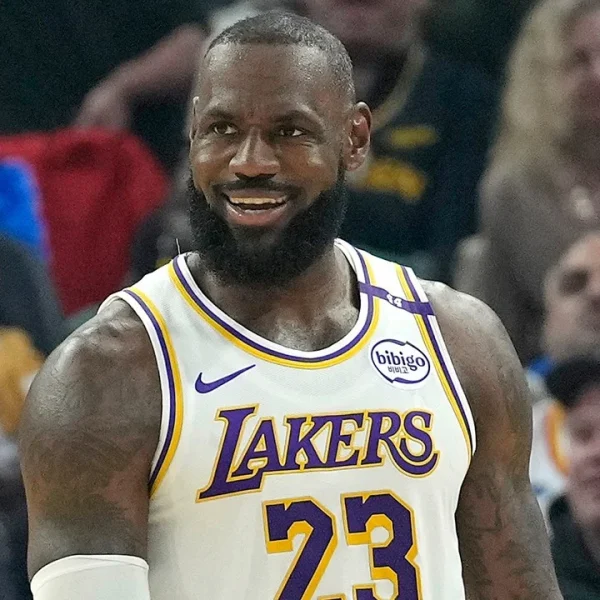 LeBron James quebra o silêncio após saída do Los Angeles Lakers
