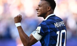 Mbappé marca de pênalti, França supera retranca do Paraguai e avança às quartas da Copa