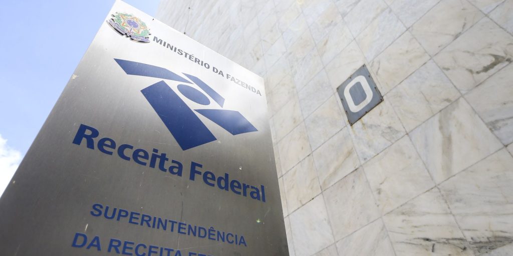Receita Federal inclui mais 17 empresas de combustíveis na lista de devedores contumazes