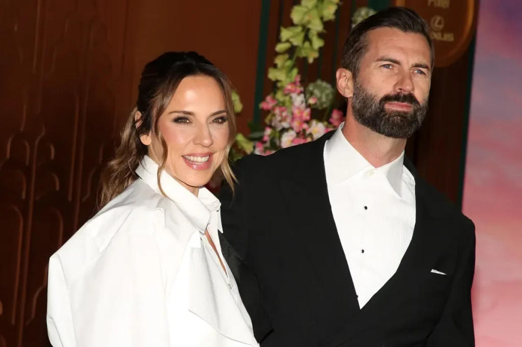 Mel C, do Spice Girls, se casa com modelo Chris Dingwall em cerimônia no interior da Inglaterra
