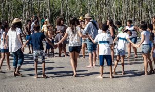 Flautas e manguezais: projeto musical transforma a relação de alunos com o meio ambiente na Zona Oeste do Rio